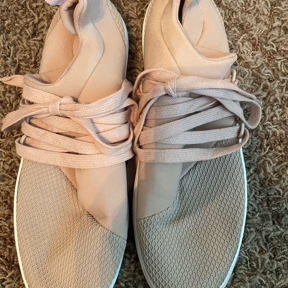 Steve Madden sneakers - Picture 6 of 9